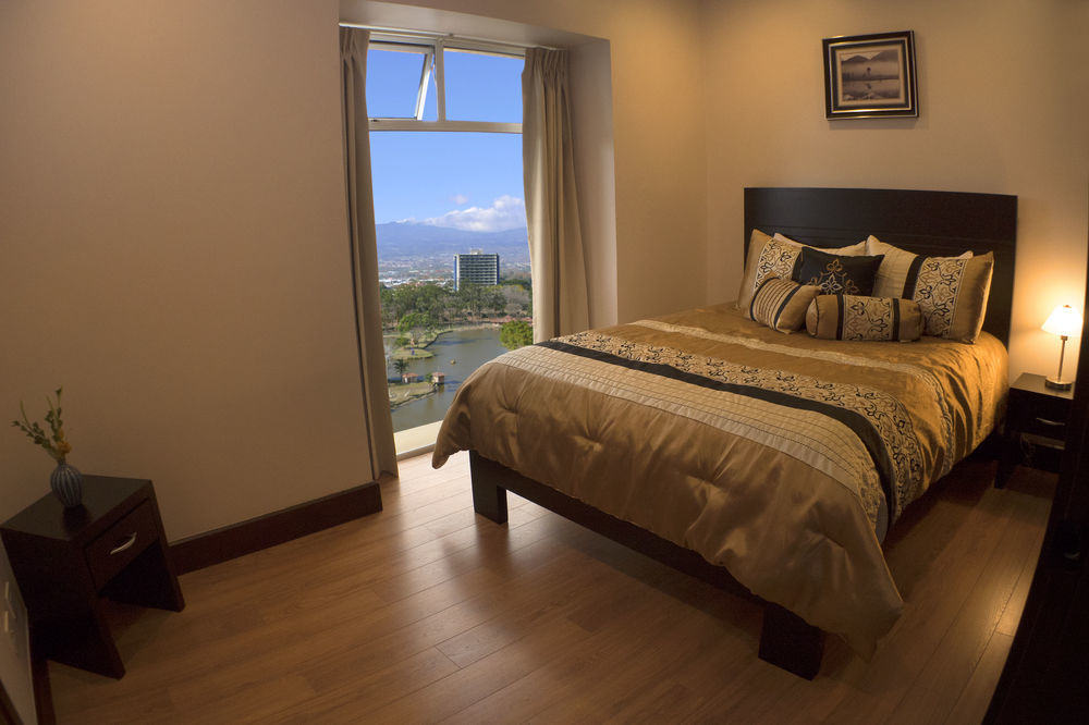 Torres Del Lago Suites And Apartments Сан Хосе Екстериор снимка