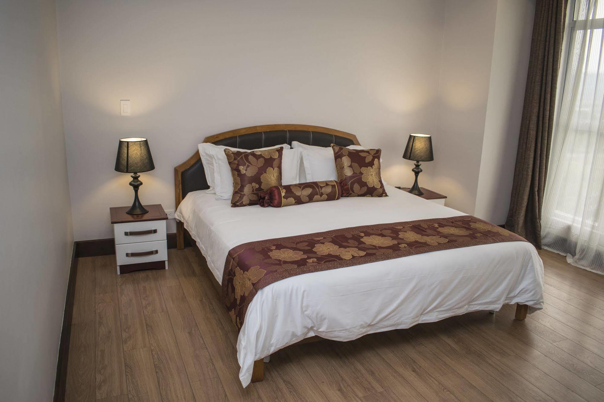 Torres Del Lago Suites And Apartments Сан Хосе Екстериор снимка
