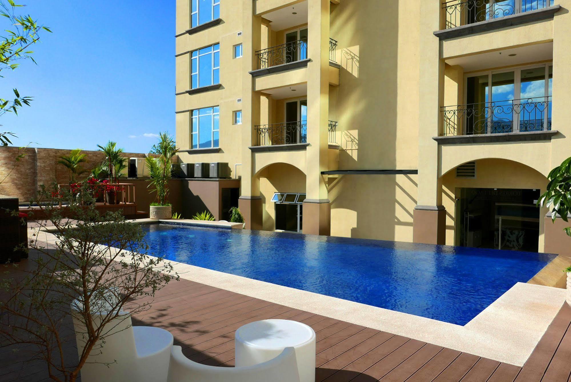 Torres Del Lago Suites And Apartments Сан Хосе Екстериор снимка