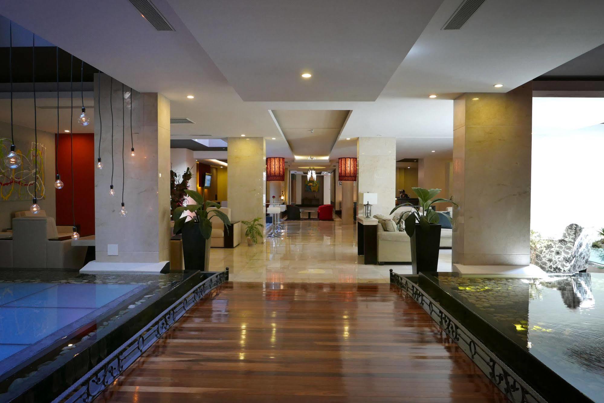 Torres Del Lago Suites And Apartments Сан Хосе Екстериор снимка