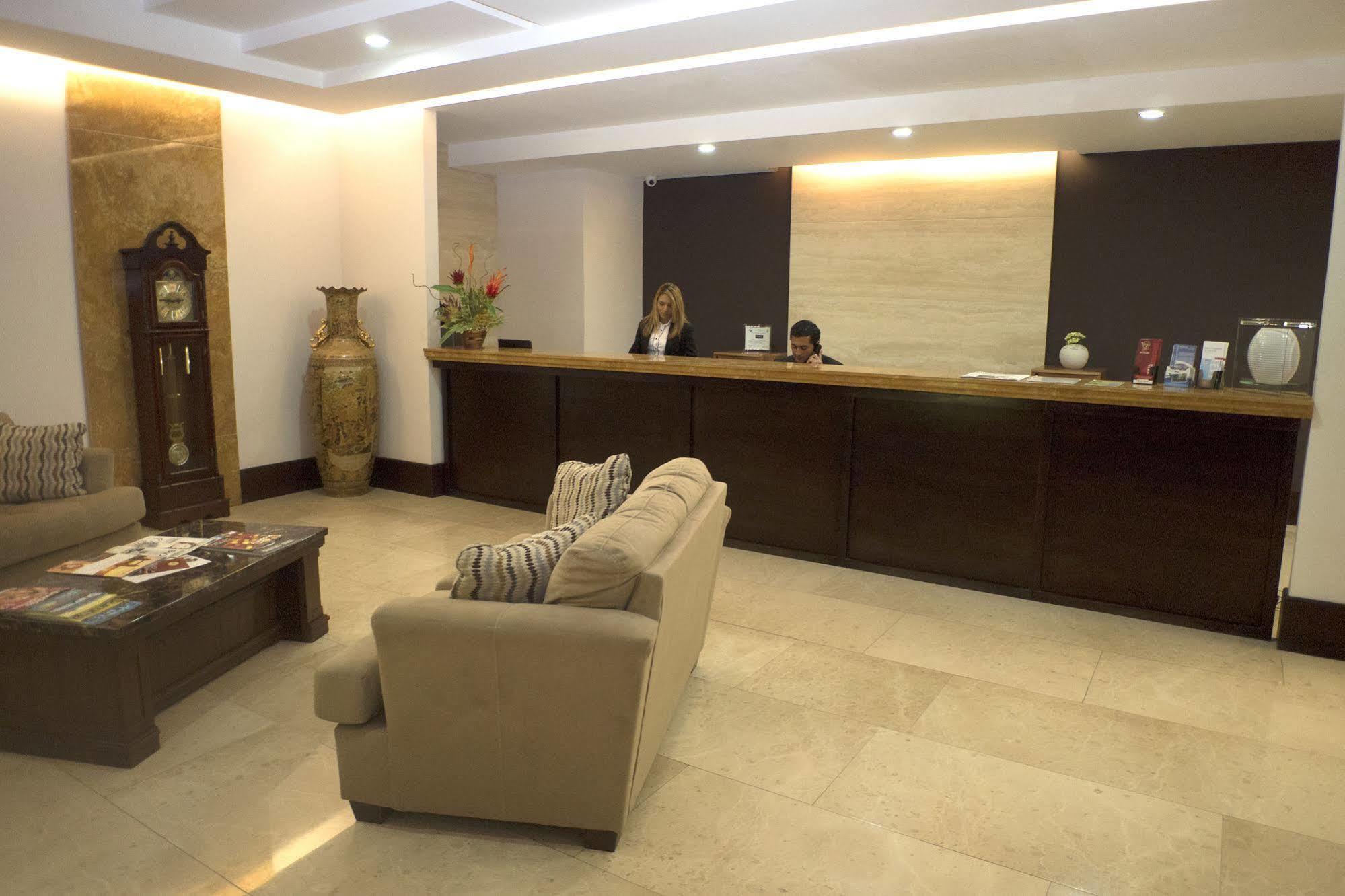 Torres Del Lago Suites And Apartments Сан Хосе Екстериор снимка