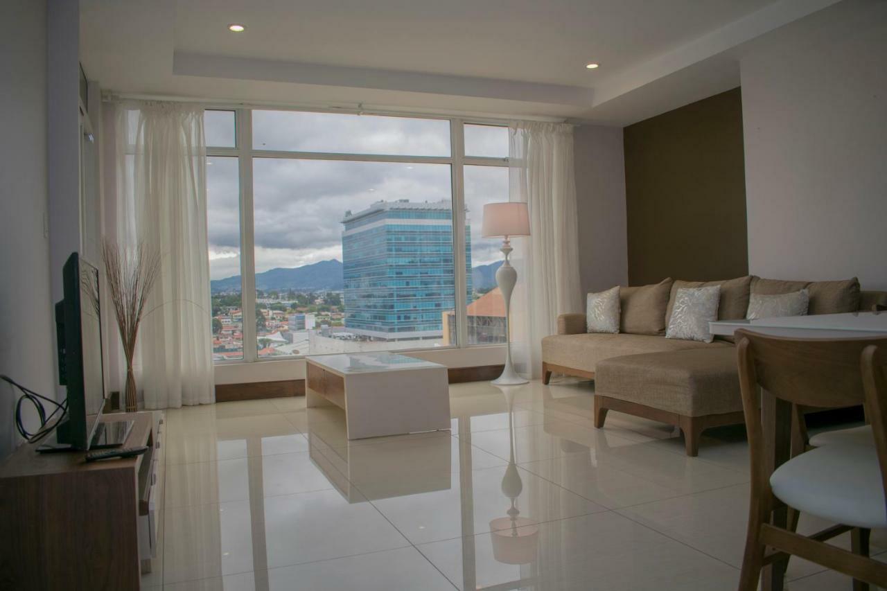 Torres Del Lago Suites And Apartments Сан Хосе Екстериор снимка