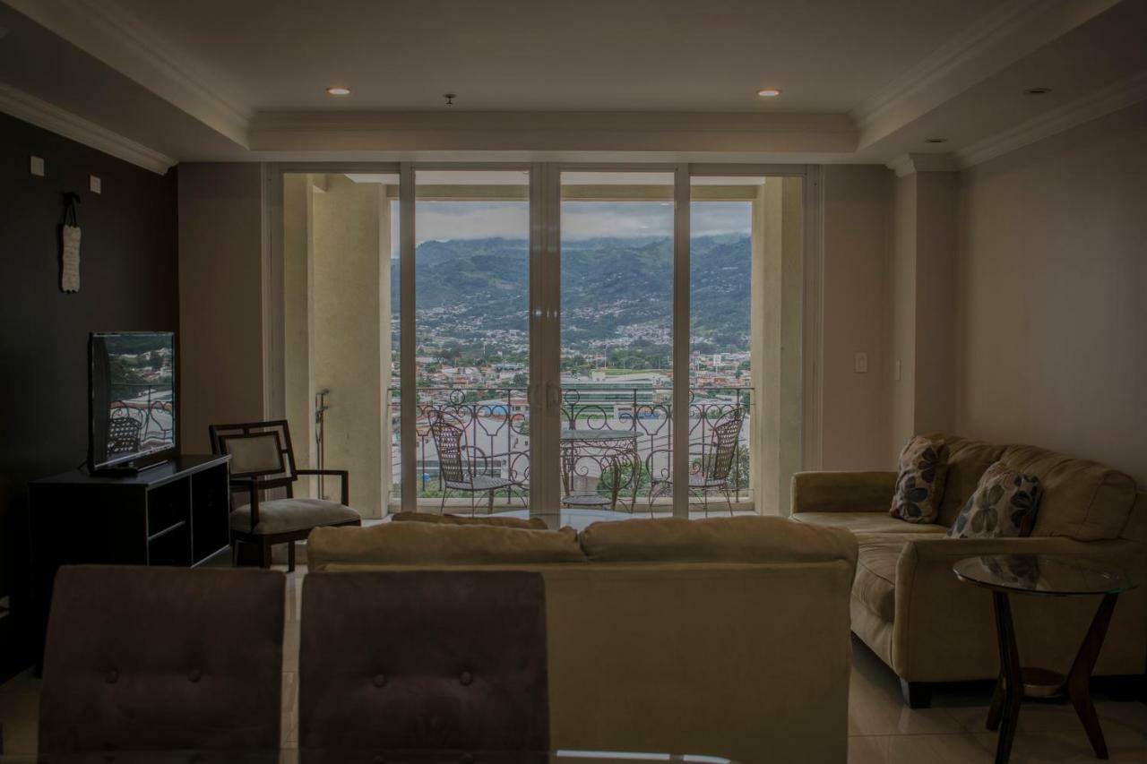 Torres Del Lago Suites And Apartments Сан Хосе Екстериор снимка
